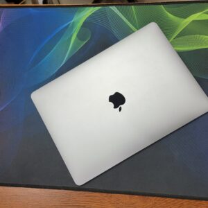 Apple MacBook Pro Core i7 16GB RAM 256GB SSD 13.3" Retina Display 2016