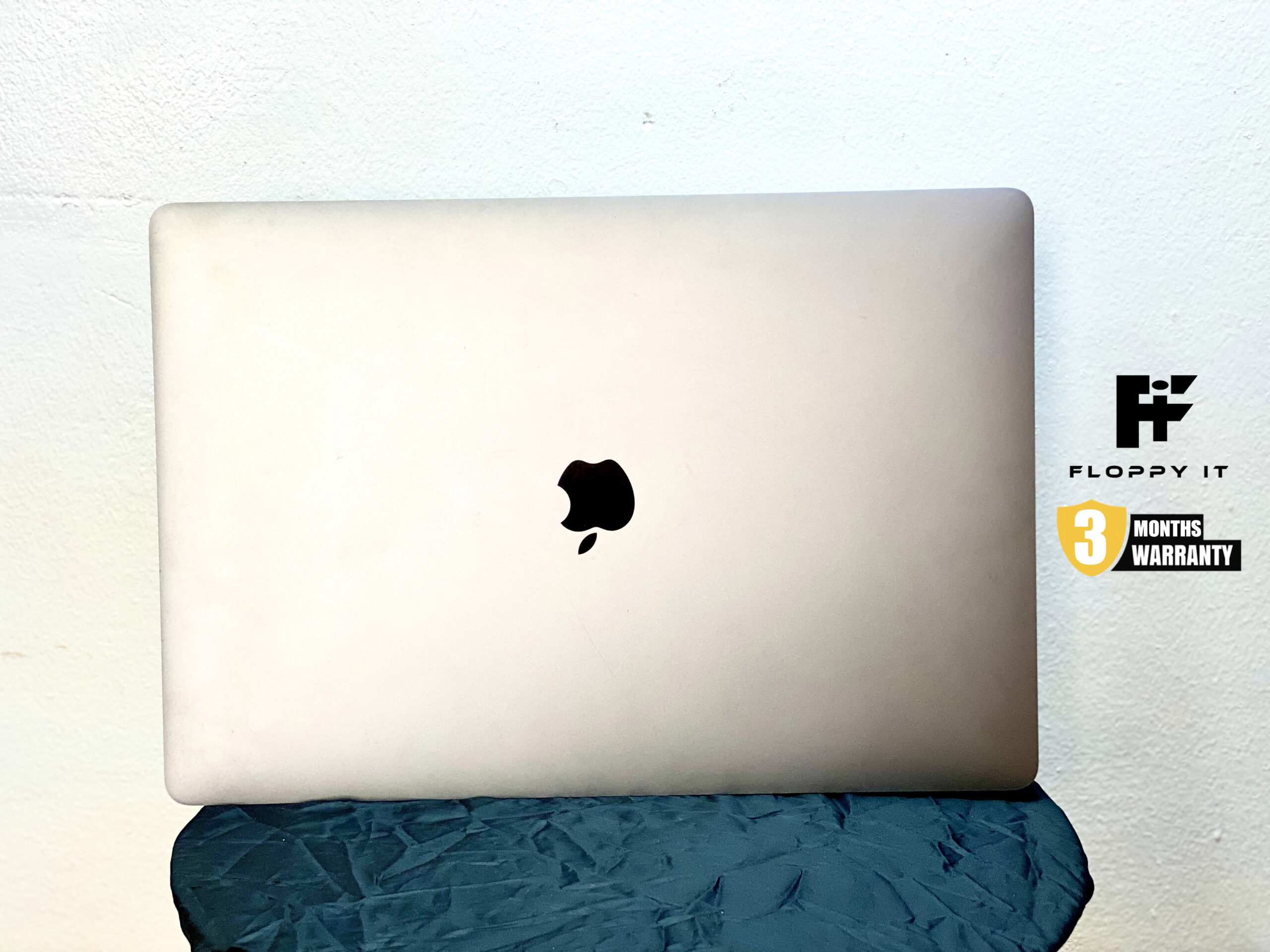 APPLE MACBOOK PRO Core i9 Y19 1TB SSD 16GB RAM 4GB GRAPHICS 16" DISPLAY